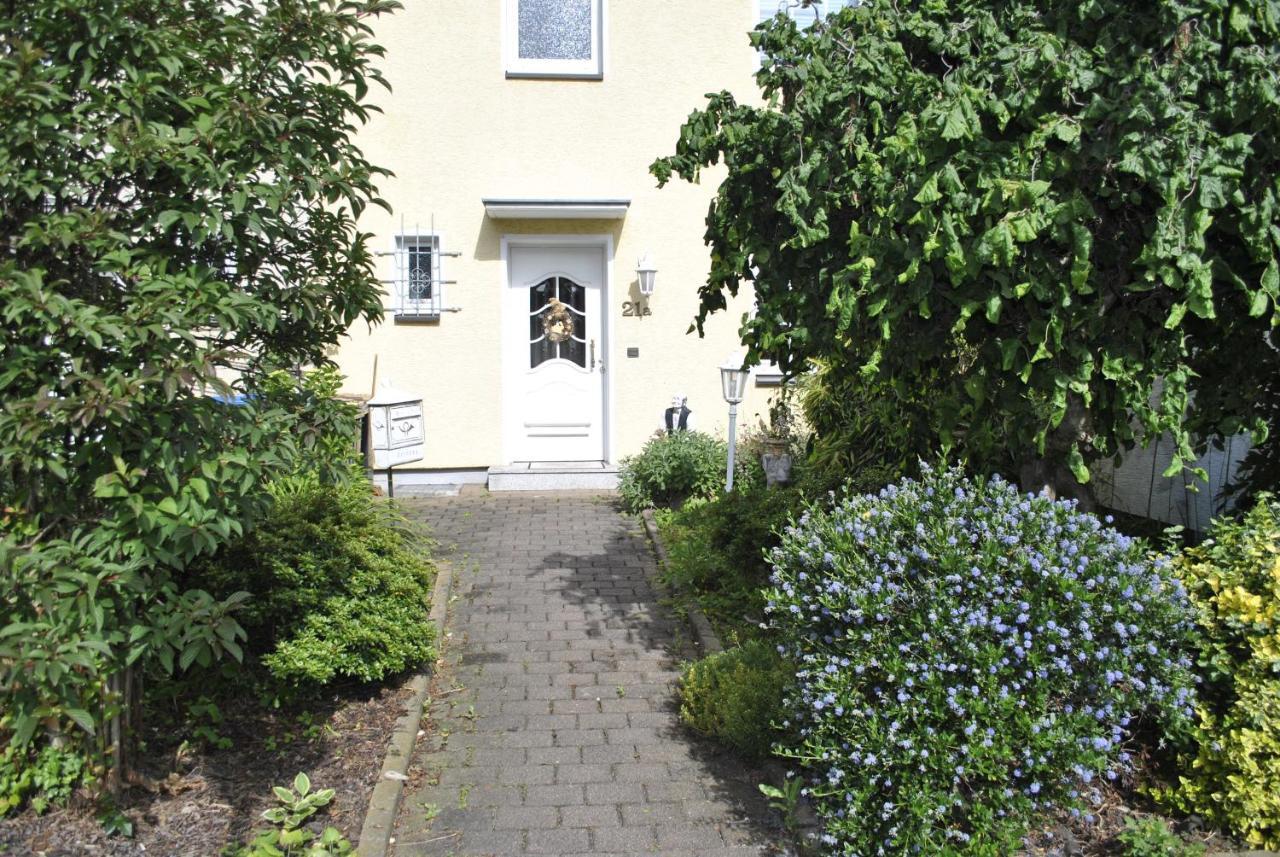 Gemuetliche Zimmer Im Einfamilienhaus Köln Exterior foto